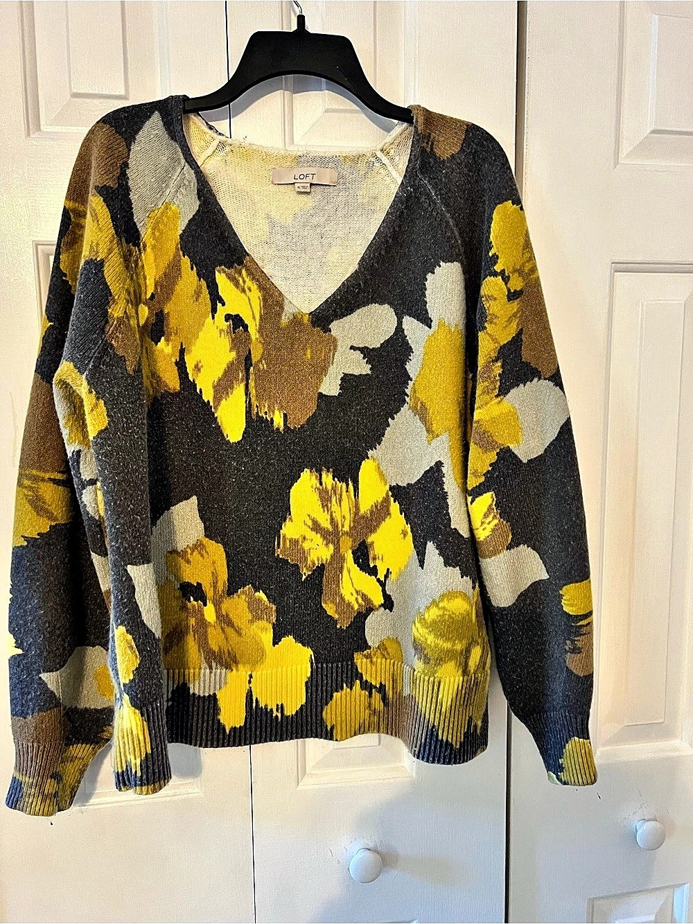LOFT Floral V-Neck Sweater in Gray & Yellow Like New